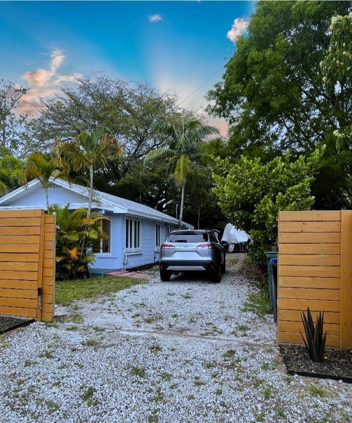 1015 SW 15th Ter