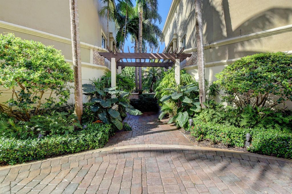 Photo of 921 Osceola Drive #4, Boca Raton, FL 33432 (MLS # R11120725)
