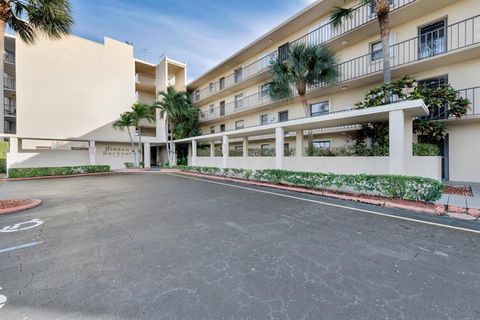 Property photo of 890 N Federal Highway 405, Lantana, FL 33462