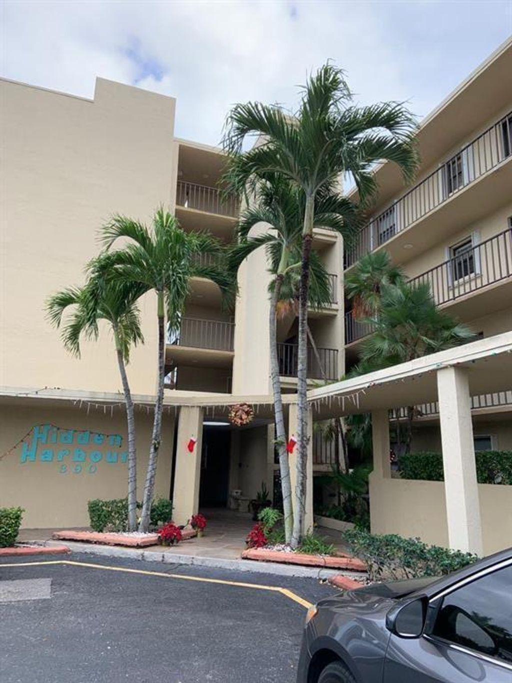 Photo of 890 N Federal Highway #405, Lantana, FL 33462 (MLS # B26015756)