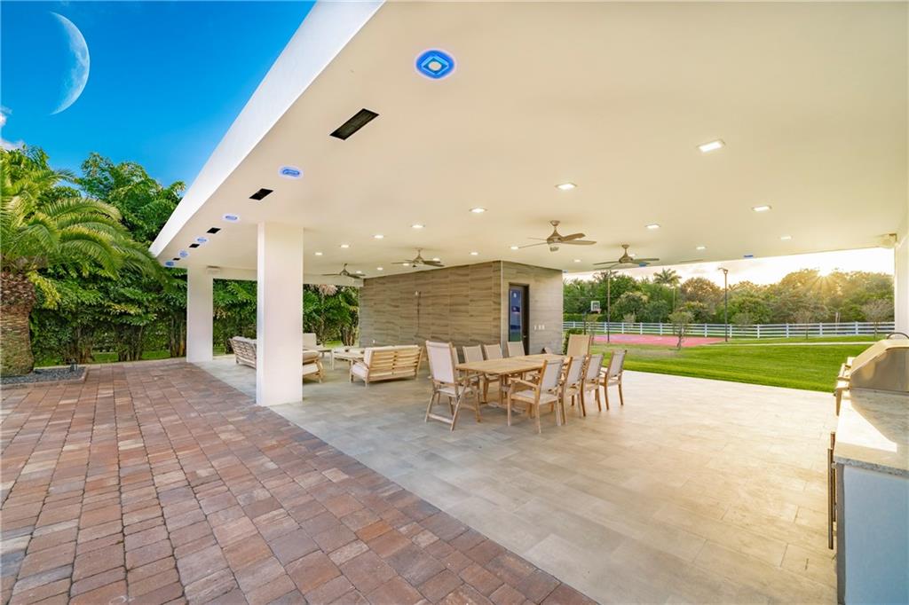 SUNSHINE RANCHES - Residential