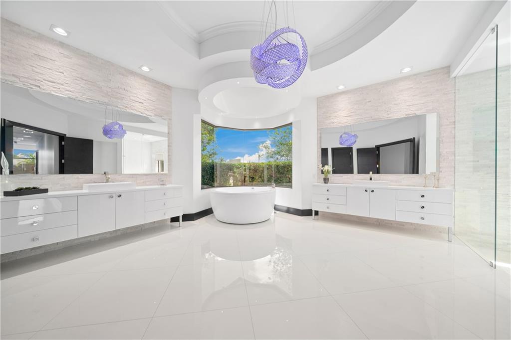 SUNSHINE RANCHES - Residential