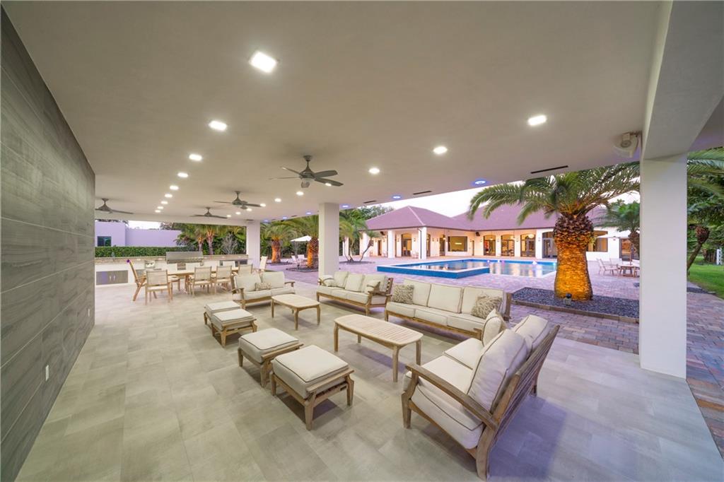 SUNSHINE RANCHES - Residential