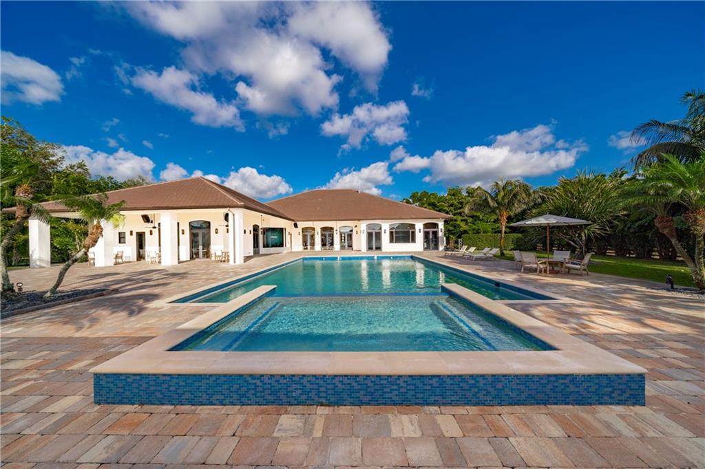 SUNSHINE RANCHES - Residential