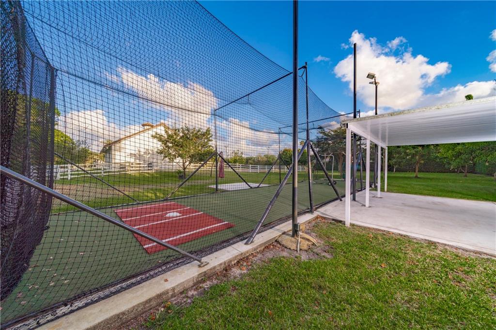 SUNSHINE RANCHES - Residential