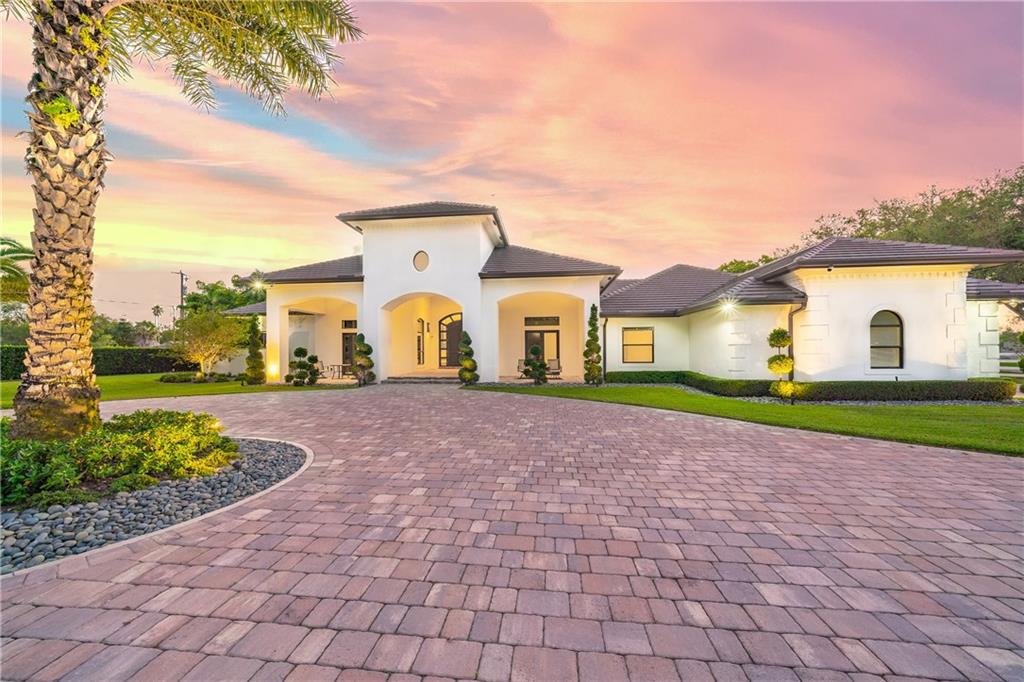 SUNSHINE RANCHES - Residential