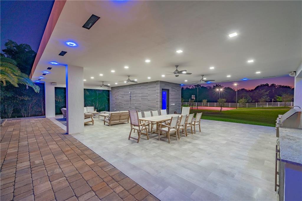 SUNSHINE RANCHES - Residential