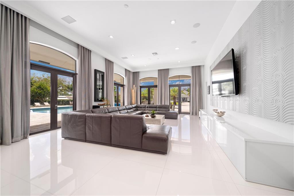 SUNSHINE RANCHES - Residential