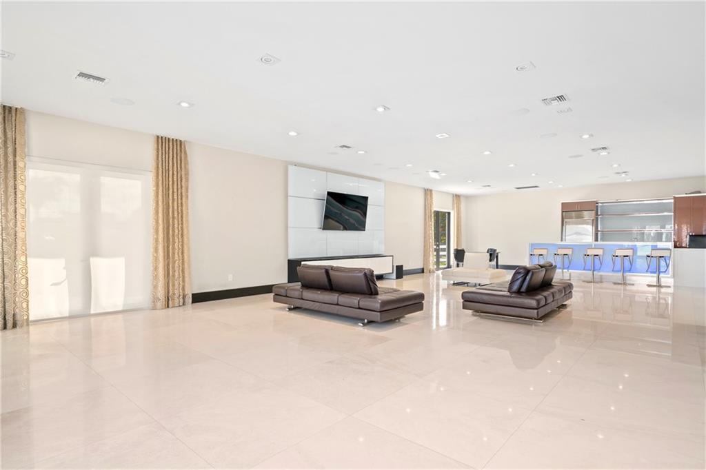 SUNSHINE RANCHES - Residential