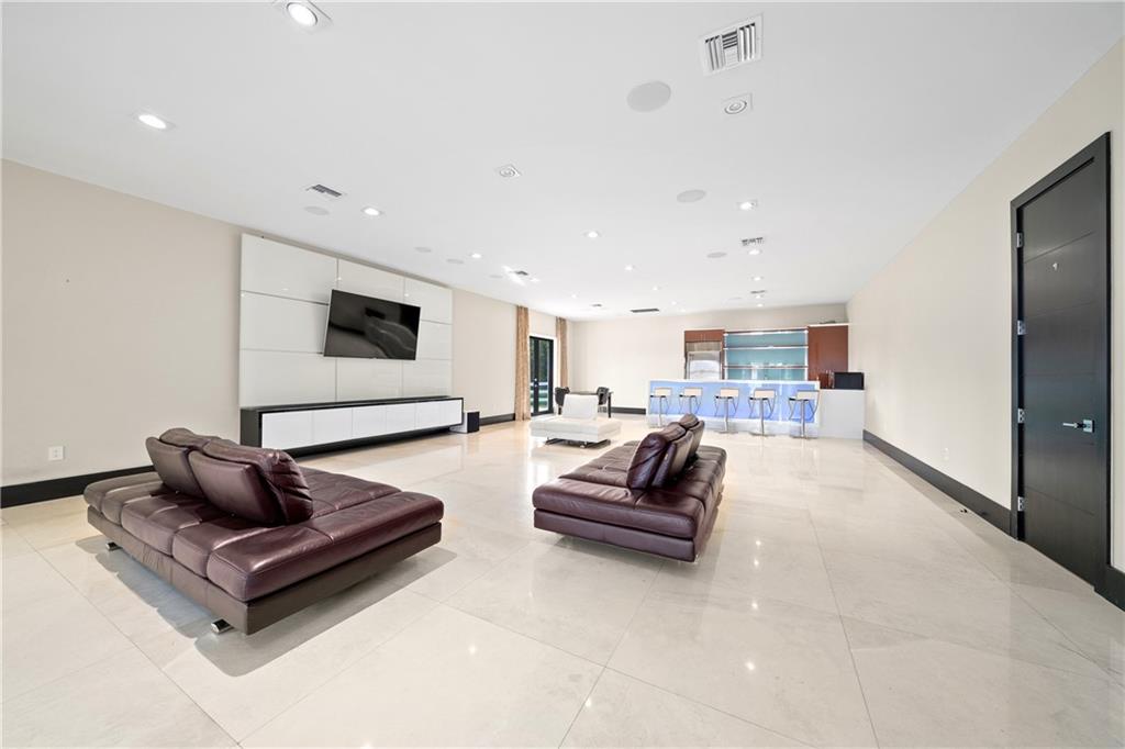 SUNSHINE RANCHES - Residential