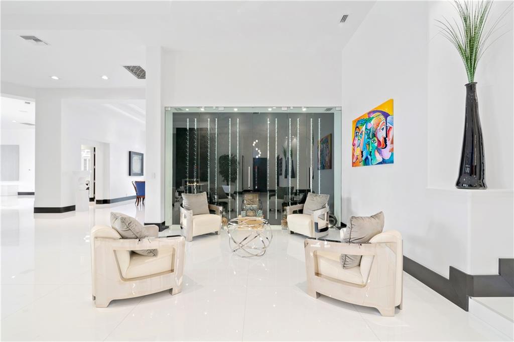 SUNSHINE RANCHES - Residential