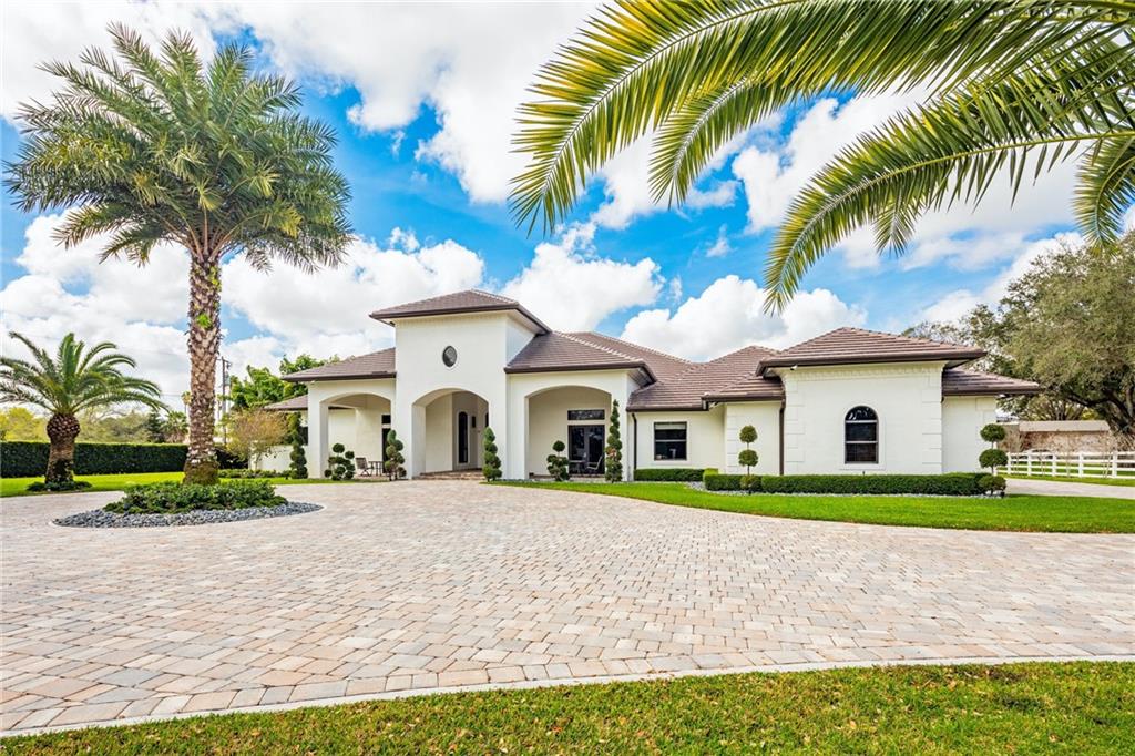 SUNSHINE RANCHES - Residential