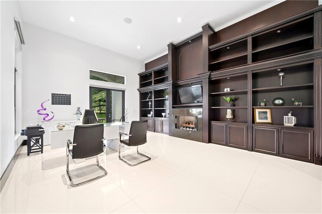 SUNSHINE RANCHES - Residential