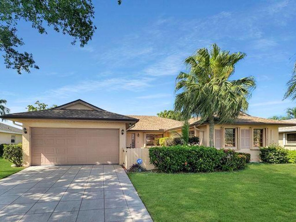 Photo of 10653 Greentail Drive S Drive S, Boynton Beach, FL 33436 (MLS # R11078664)