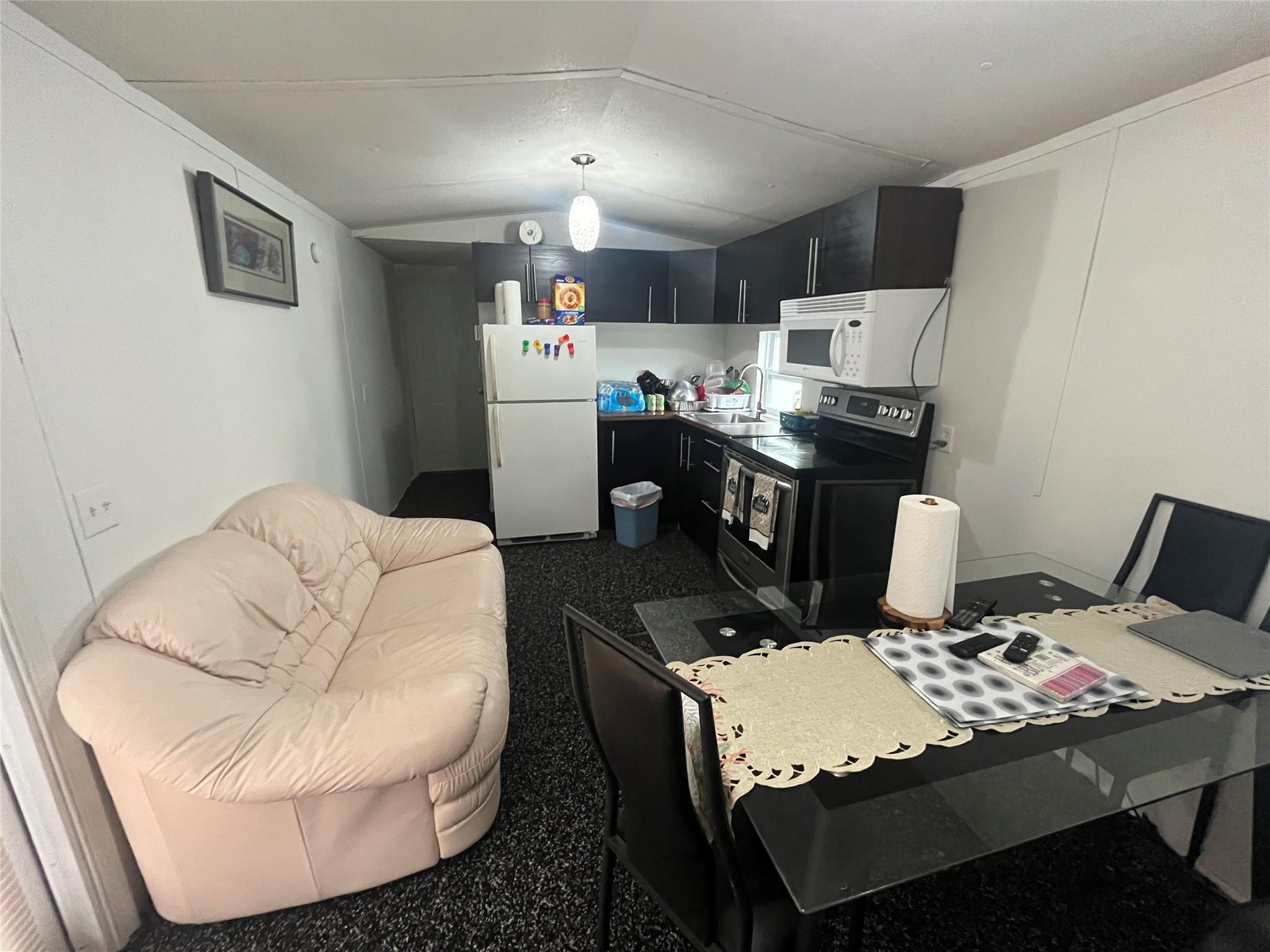 Sunshine Holiday - Residential