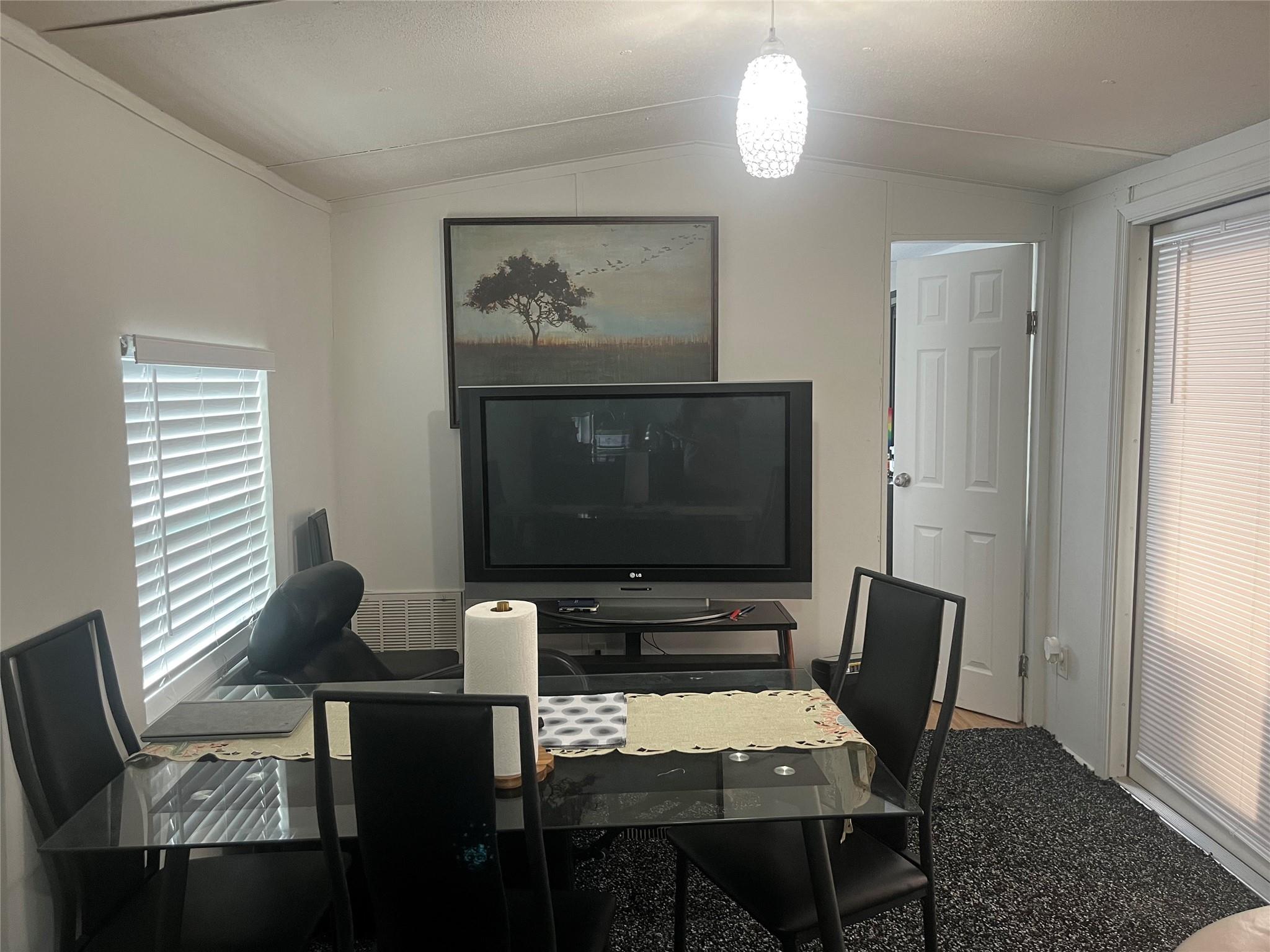 Sunshine Holiday - Residential