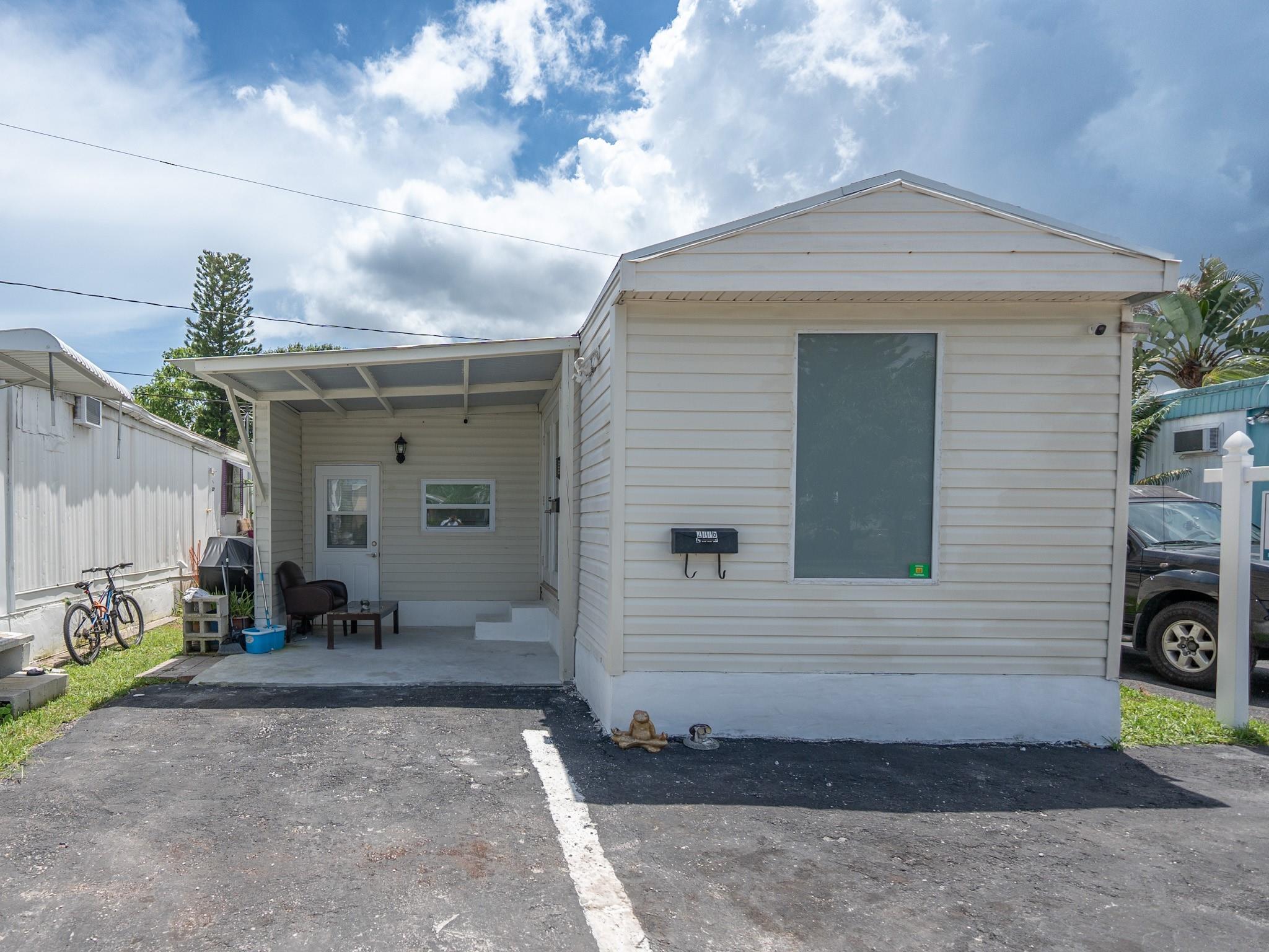 Sunshine Holiday - Residential