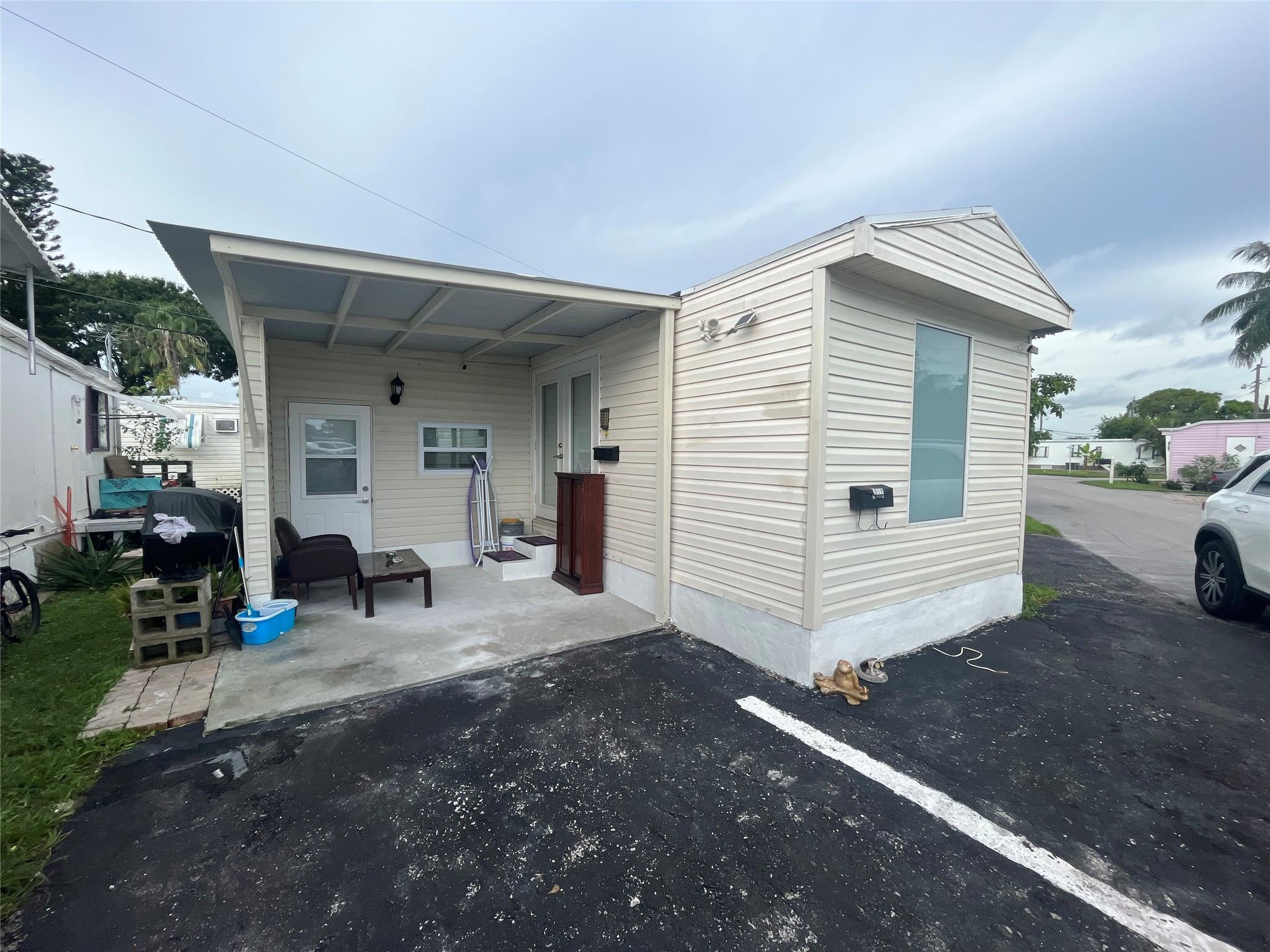 Sunshine Holiday - Residential