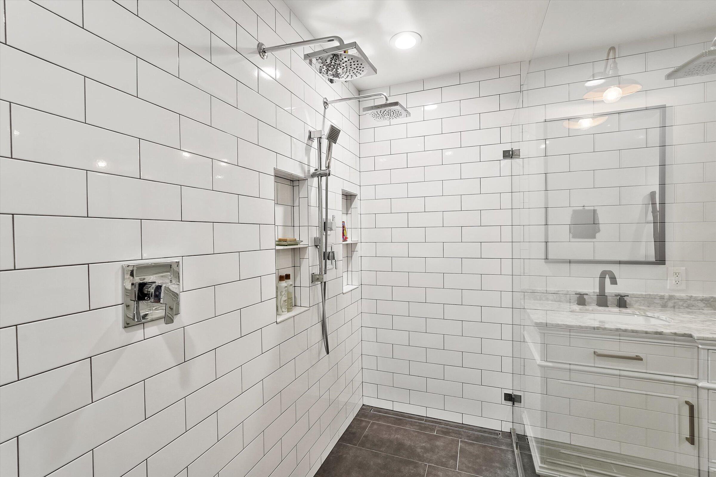 LAKEFIELD OF THE LANDINGS - Residential Lease