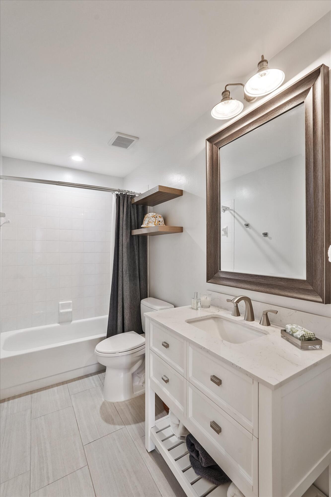 LAKEFIELD OF THE LANDINGS - Residential Lease