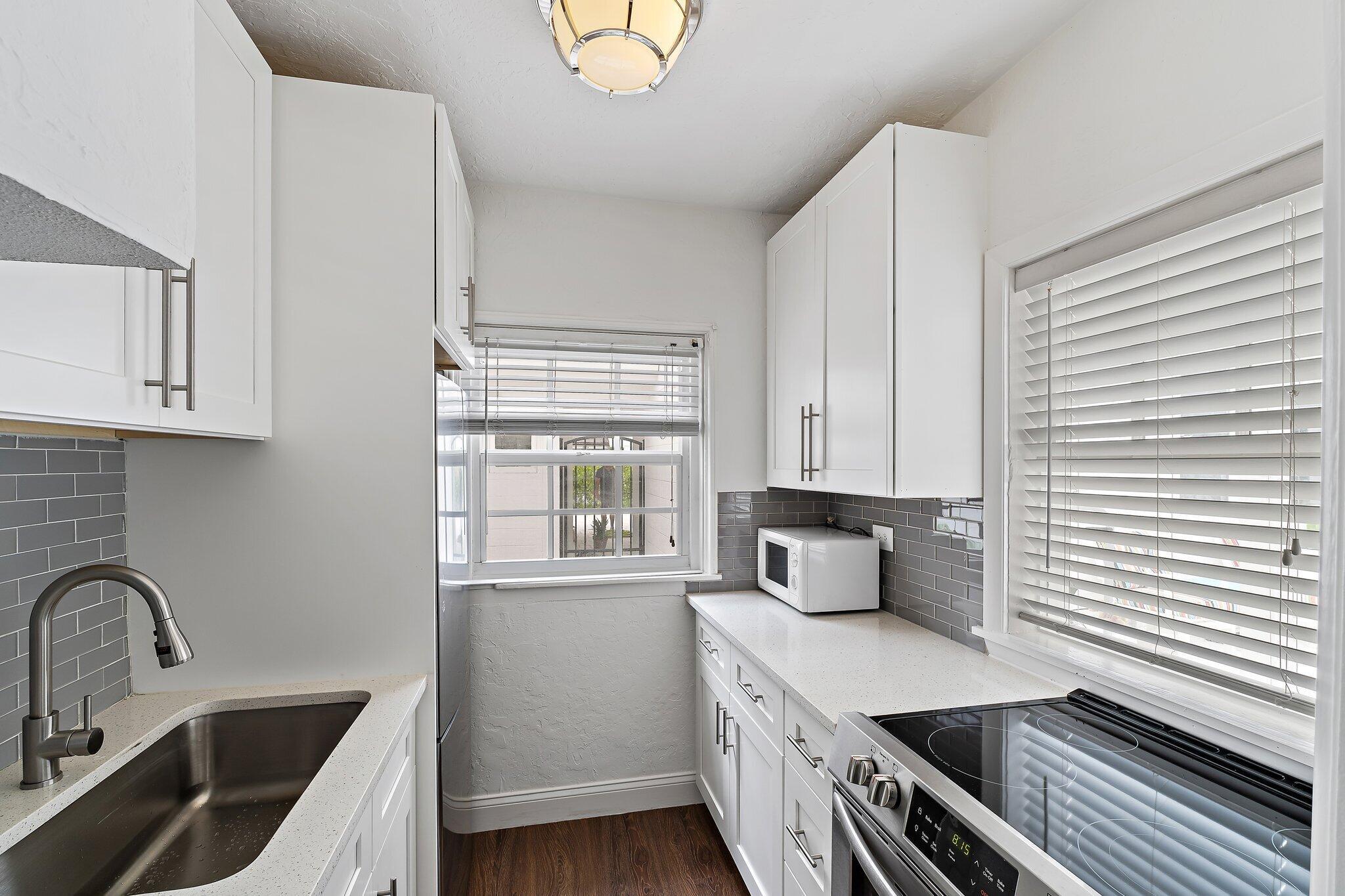 EL CID COURT - Residential