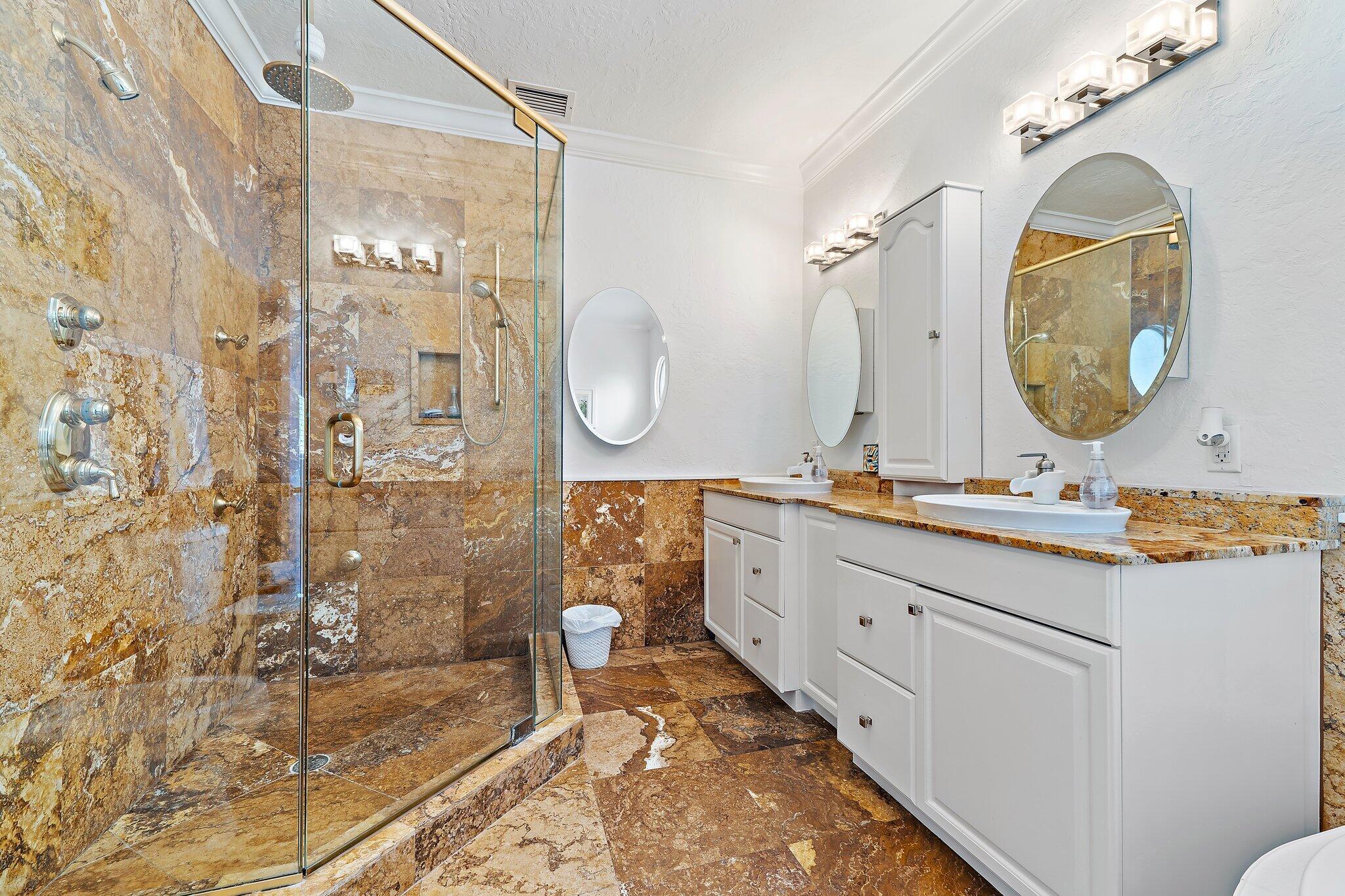 EL CID COURT - Residential