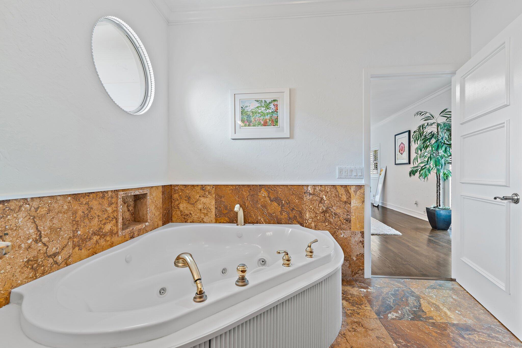 EL CID COURT - Residential