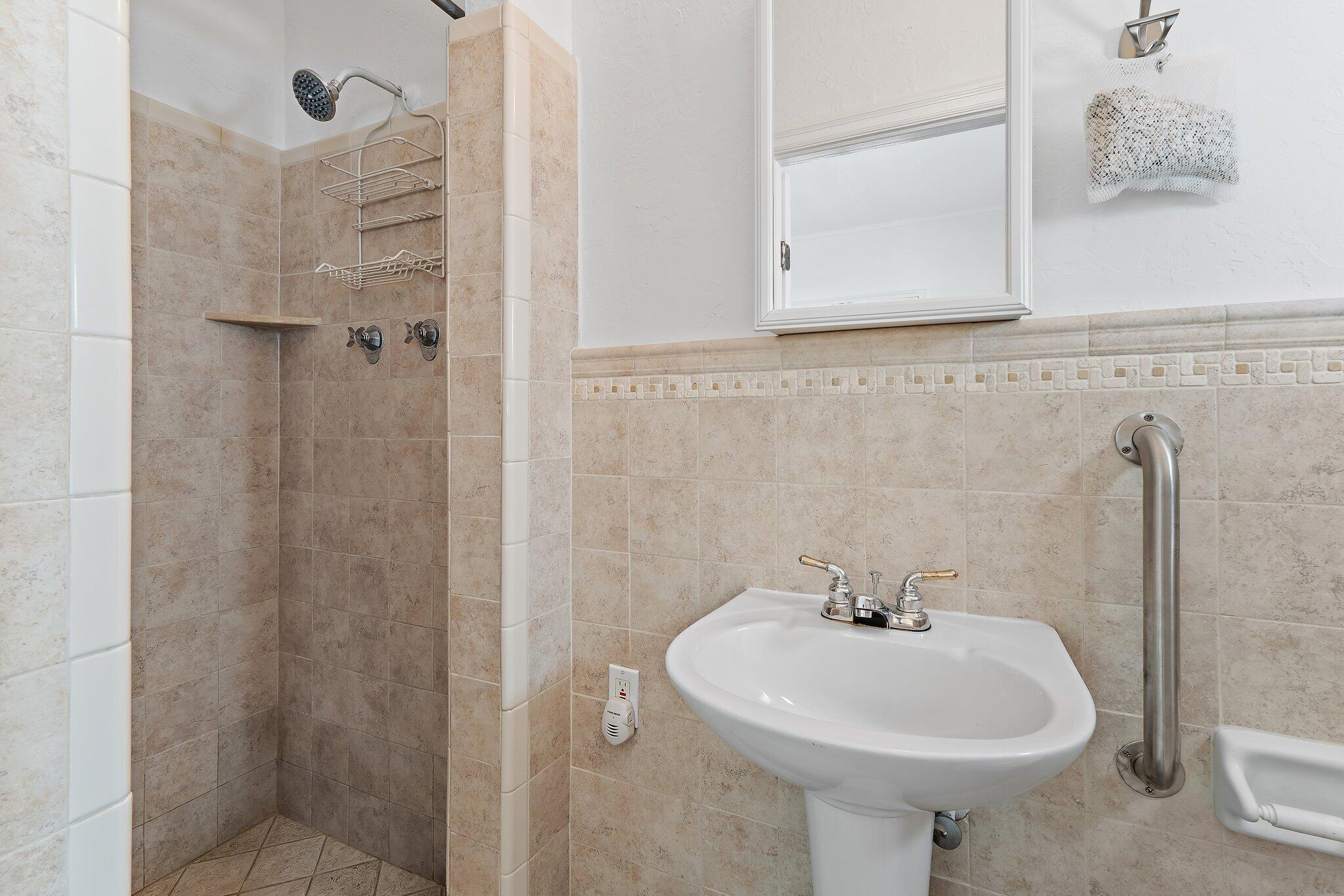 EL CID COURT - Residential