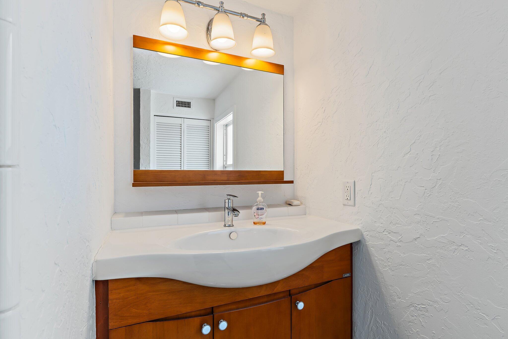 EL CID COURT - Residential