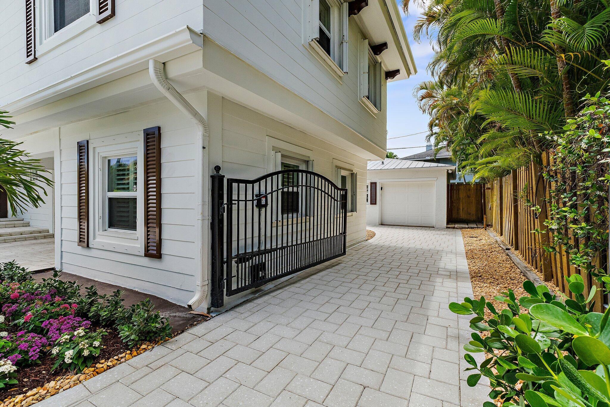 EL CID COURT - Residential