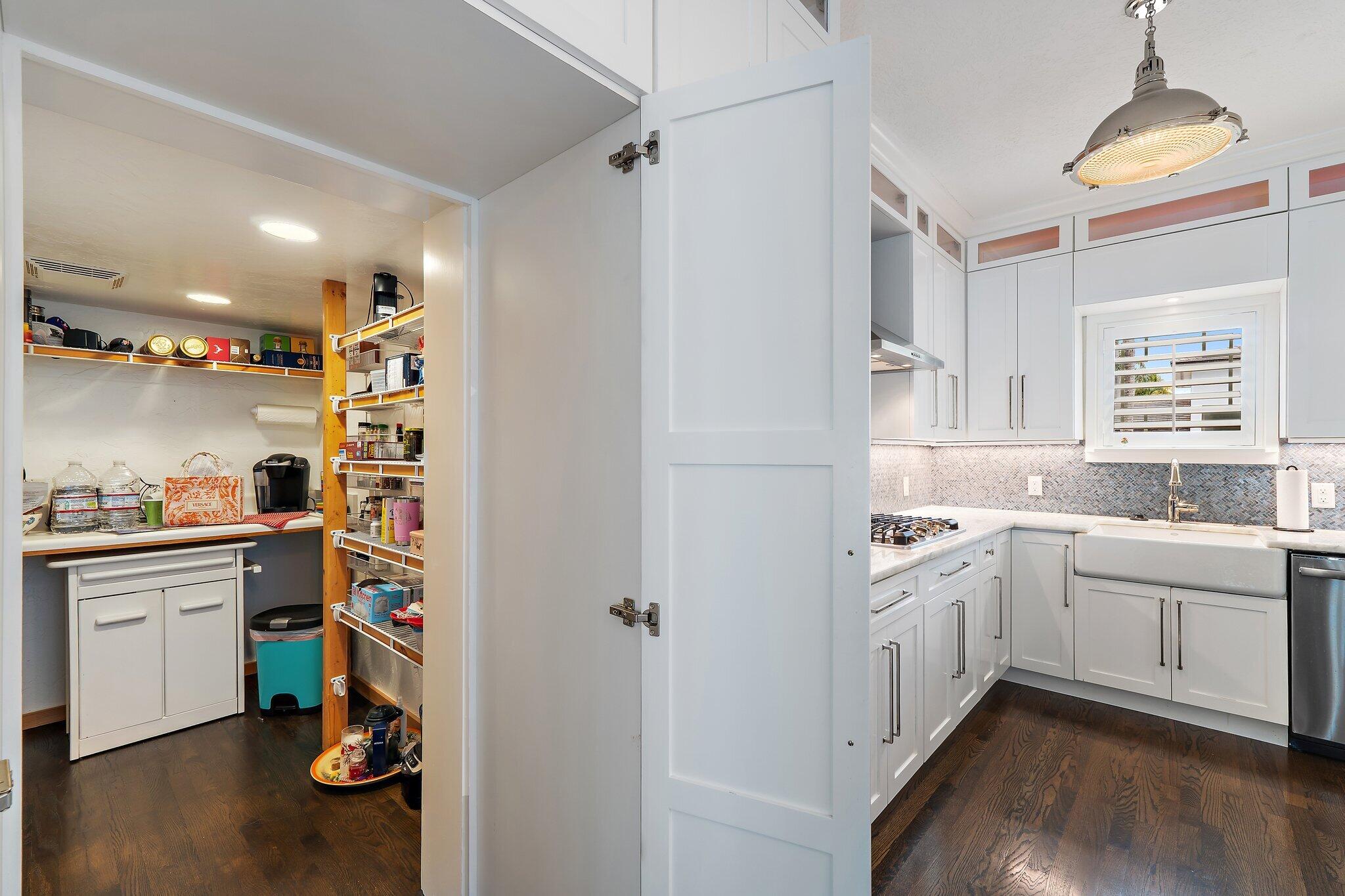 EL CID COURT - Residential