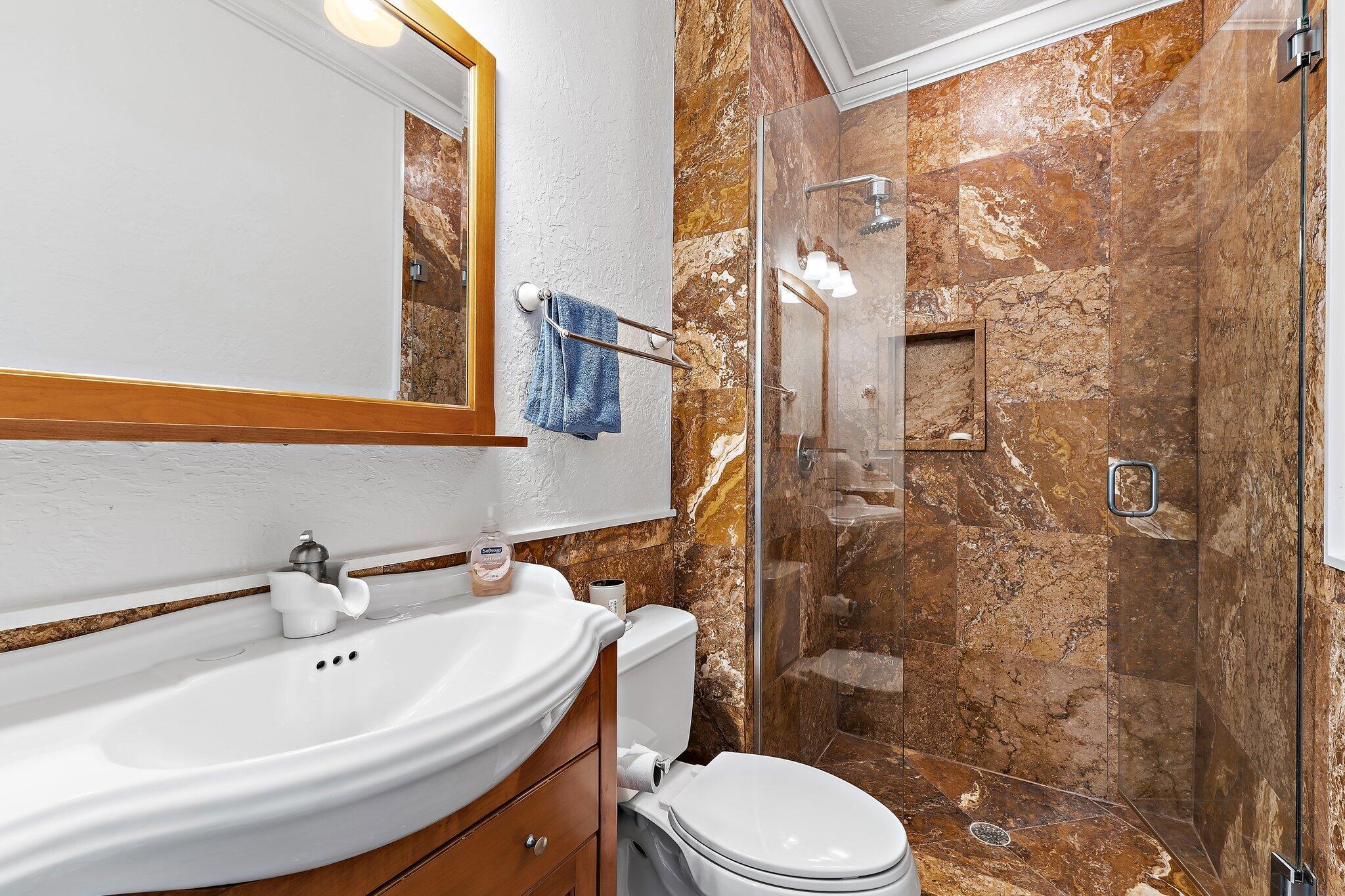 EL CID COURT - Residential