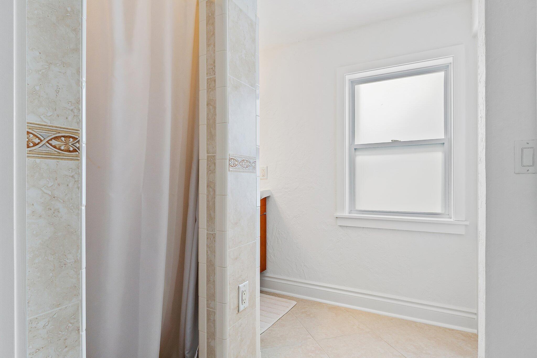 EL CID COURT - Residential