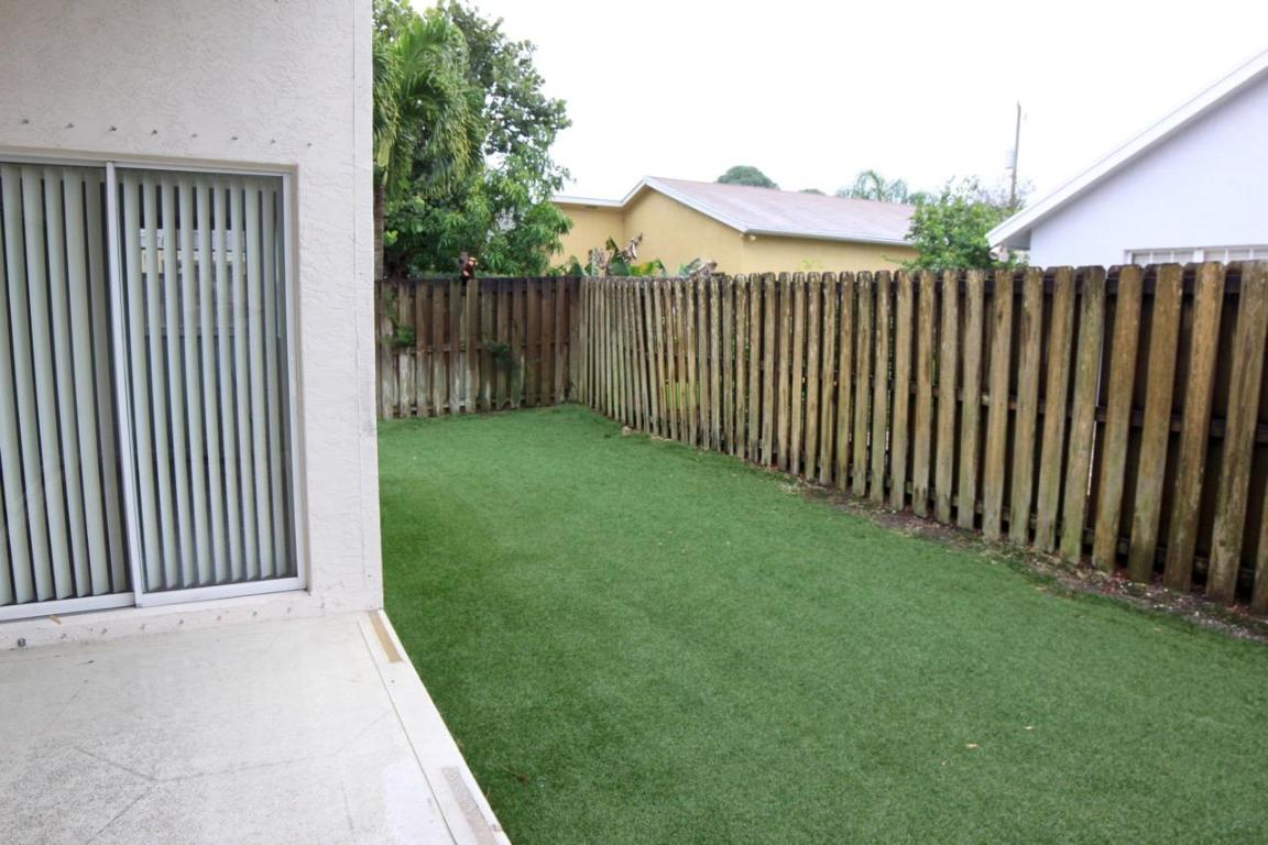 North Palm Beach Heights - Residential Lease