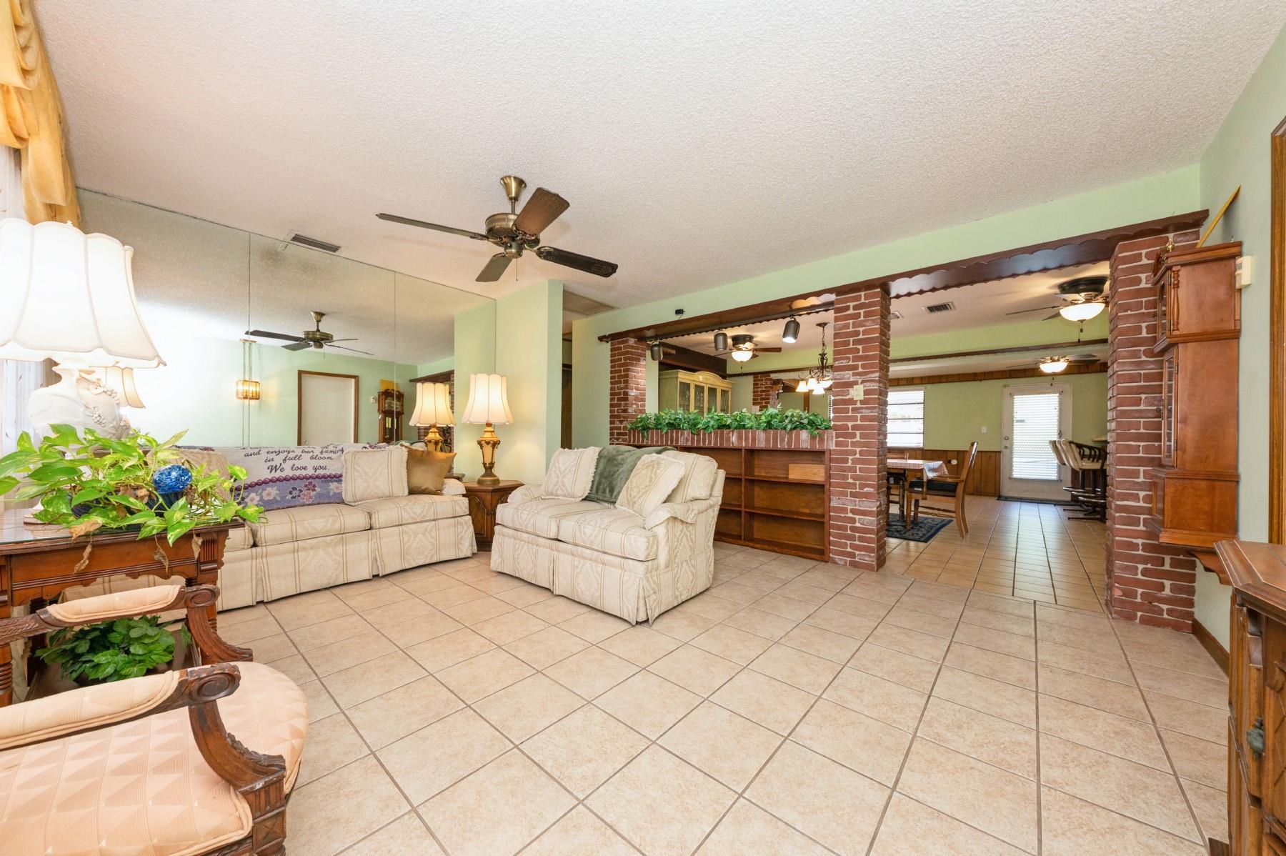 4221 NW 16th Ave