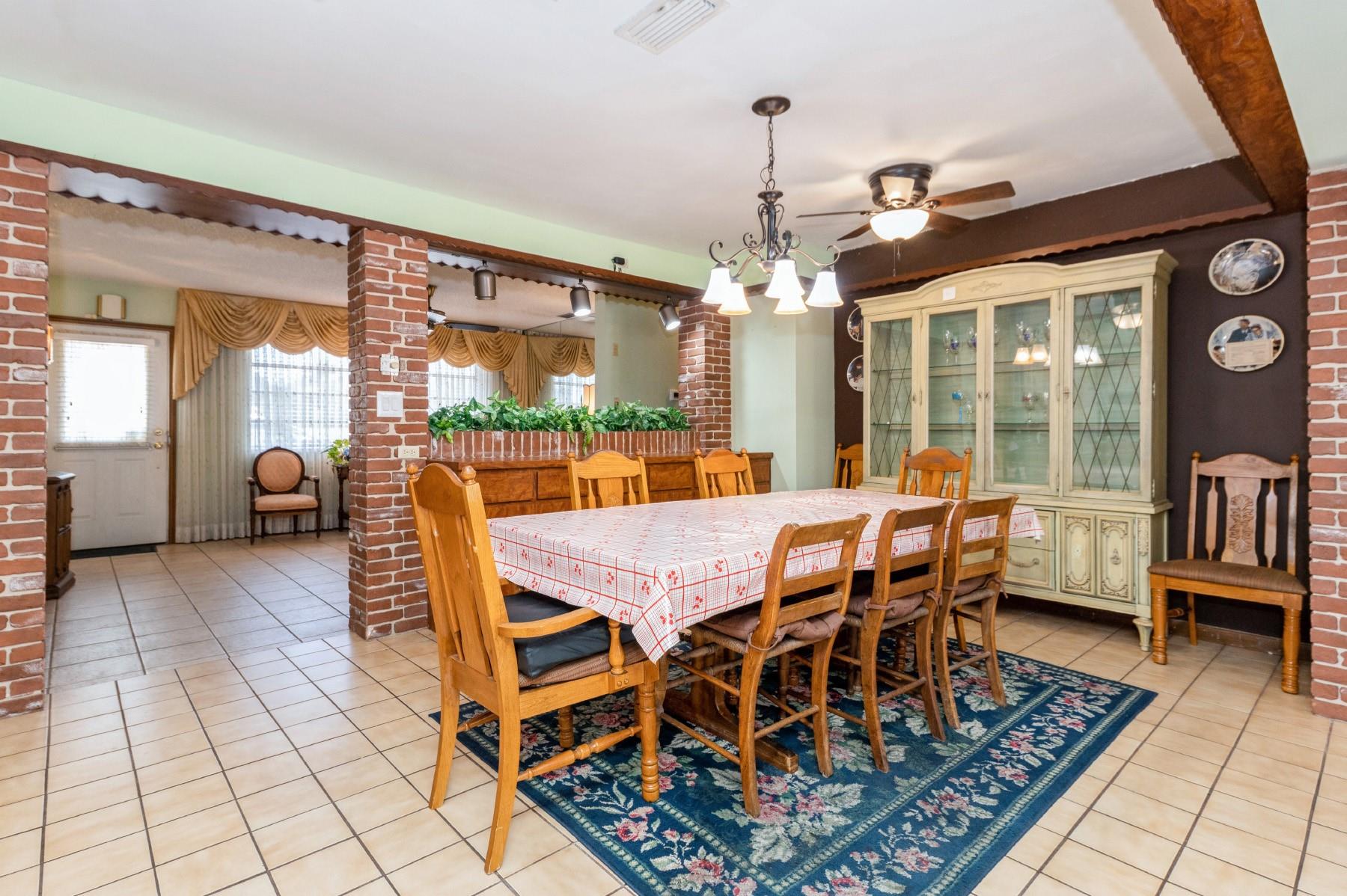 4221 NW 16th Ave