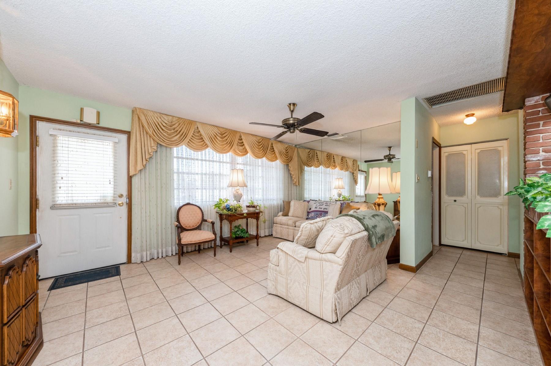 4221 NW 16th Ave