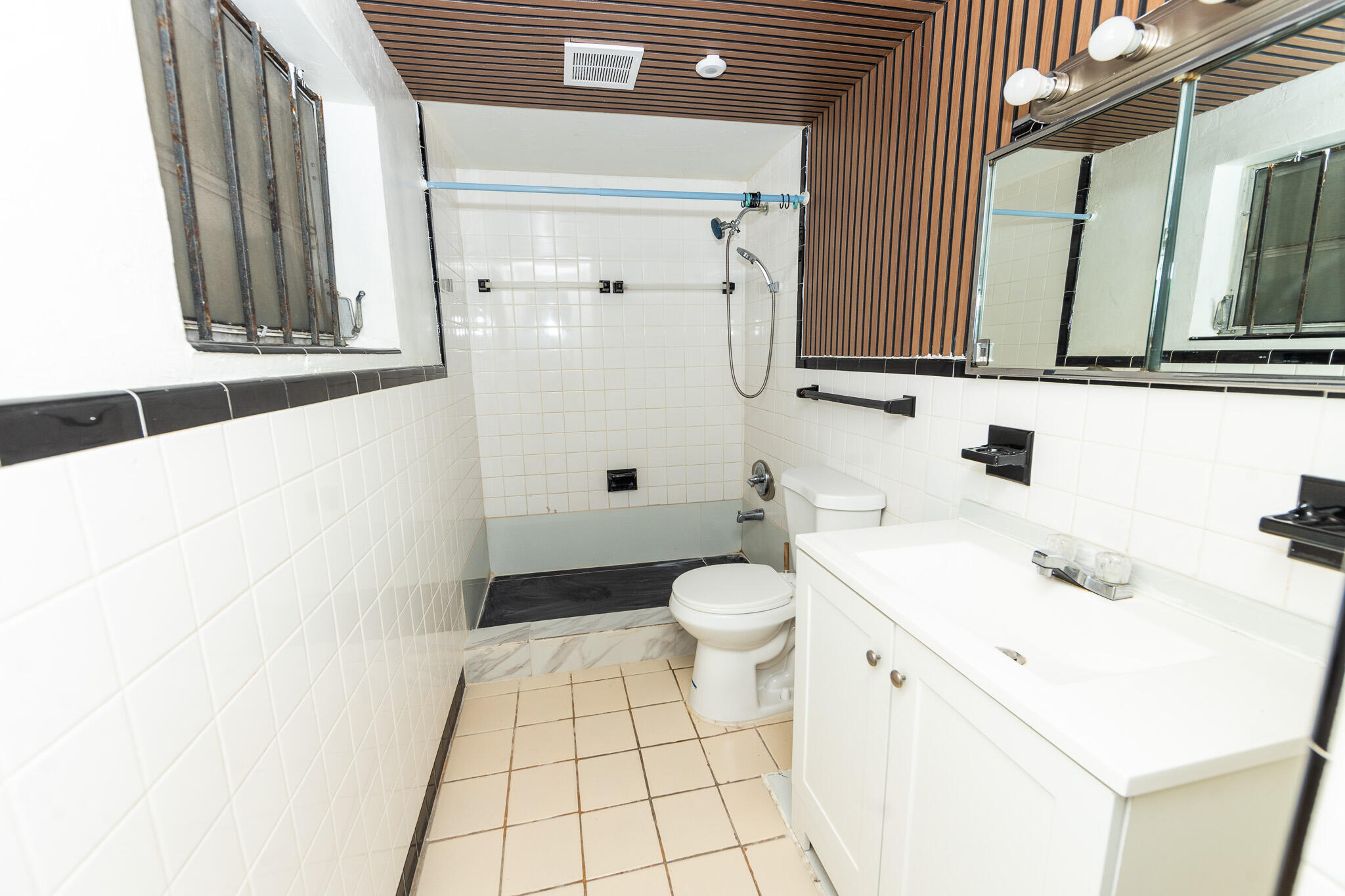 SCOTT LAKE MANOR SEC 3 - Residential Lease