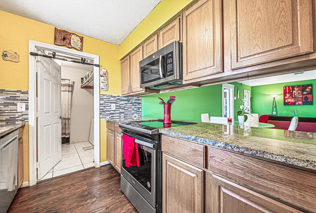 FAIRWAY PINES - Residential