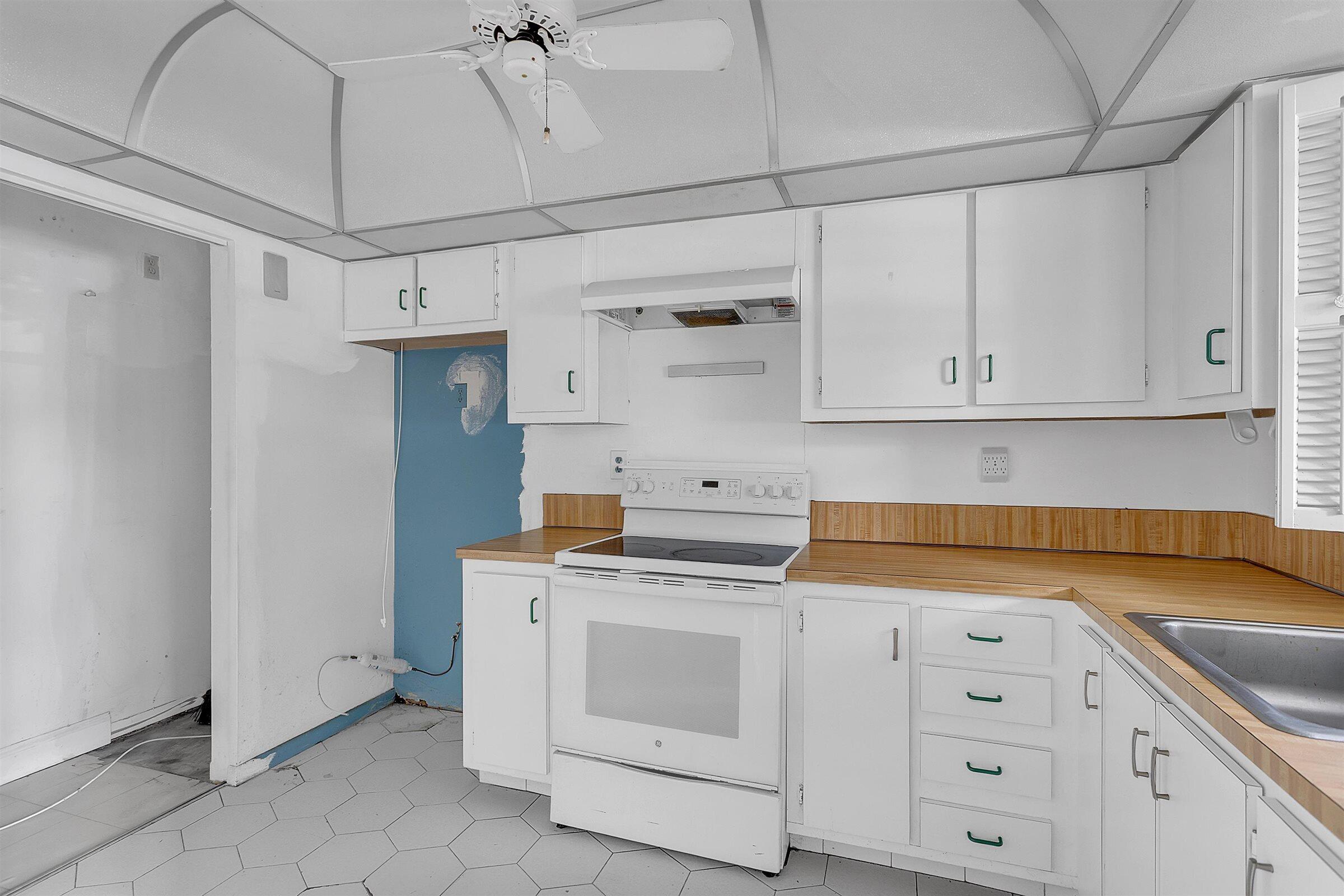 5860 NW 44th Street 111