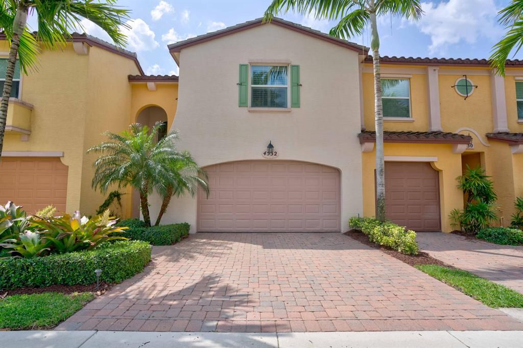 Photo of 4532 Mediterranean Circle, Palm Beach Gardens, FL 33418 (MLS # R10789509)