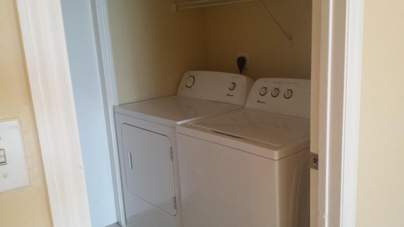 BANYAN TRAILS - Residential Lease