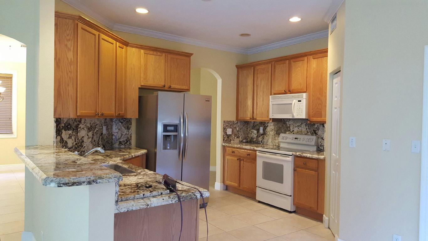 BANYAN TRAILS - Residential Lease