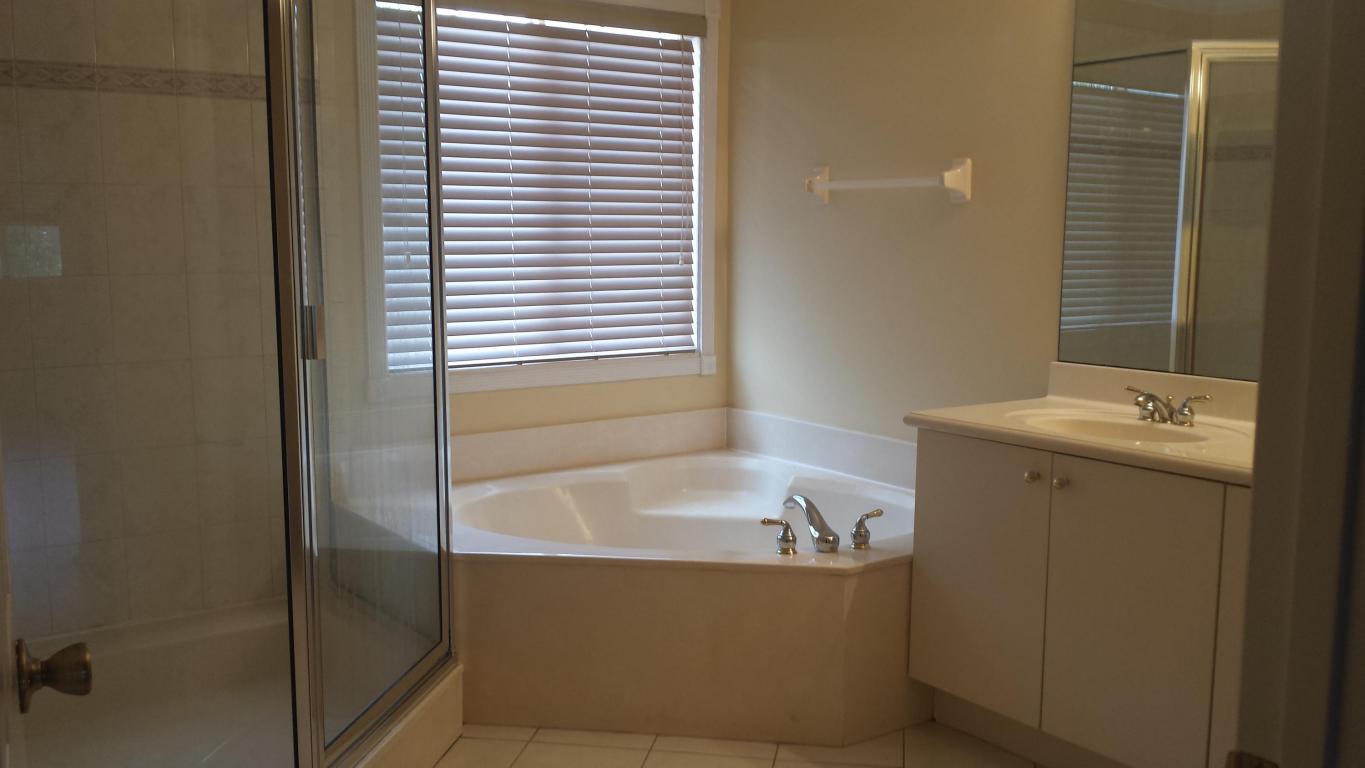 BANYAN TRAILS - Residential Lease