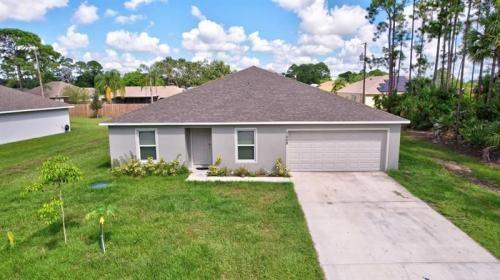the house less than 5 years - good condition
ready to occupird on or before october 1 2025.
good location in port st lucie
