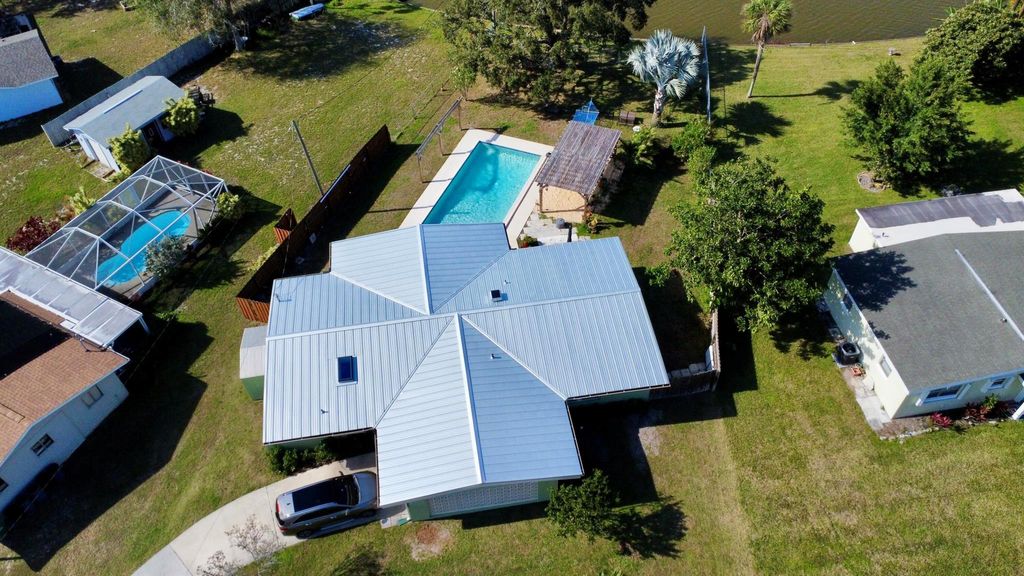 Photo of 886 Schumann Drive, Sebastian, FL 32958 (MLS # R11001208)