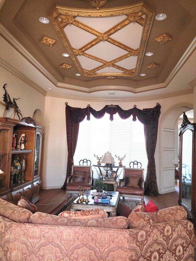 8768 Via Prestigio E