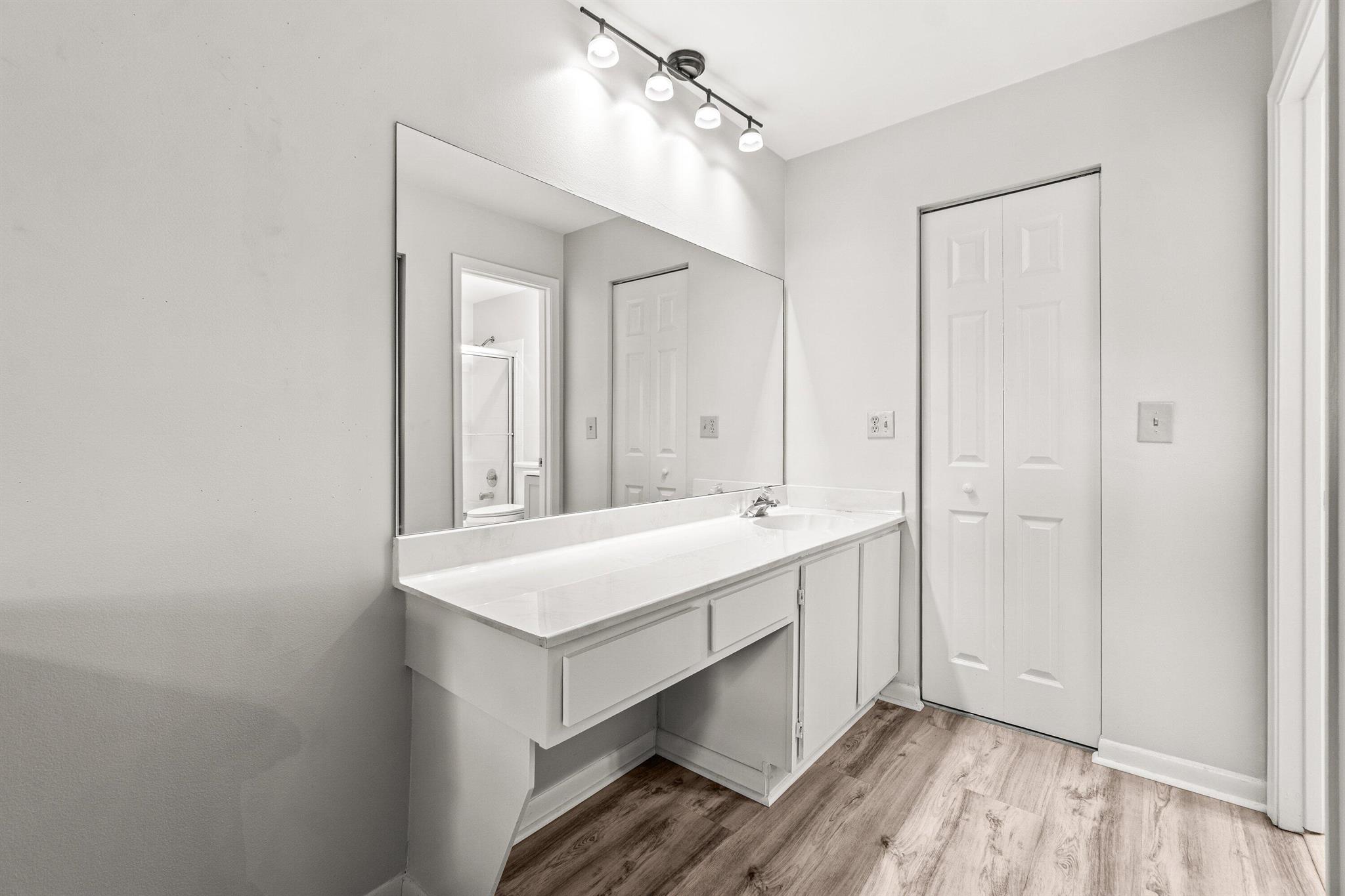 BRIDGEVIEW CONDO - Residential Lease