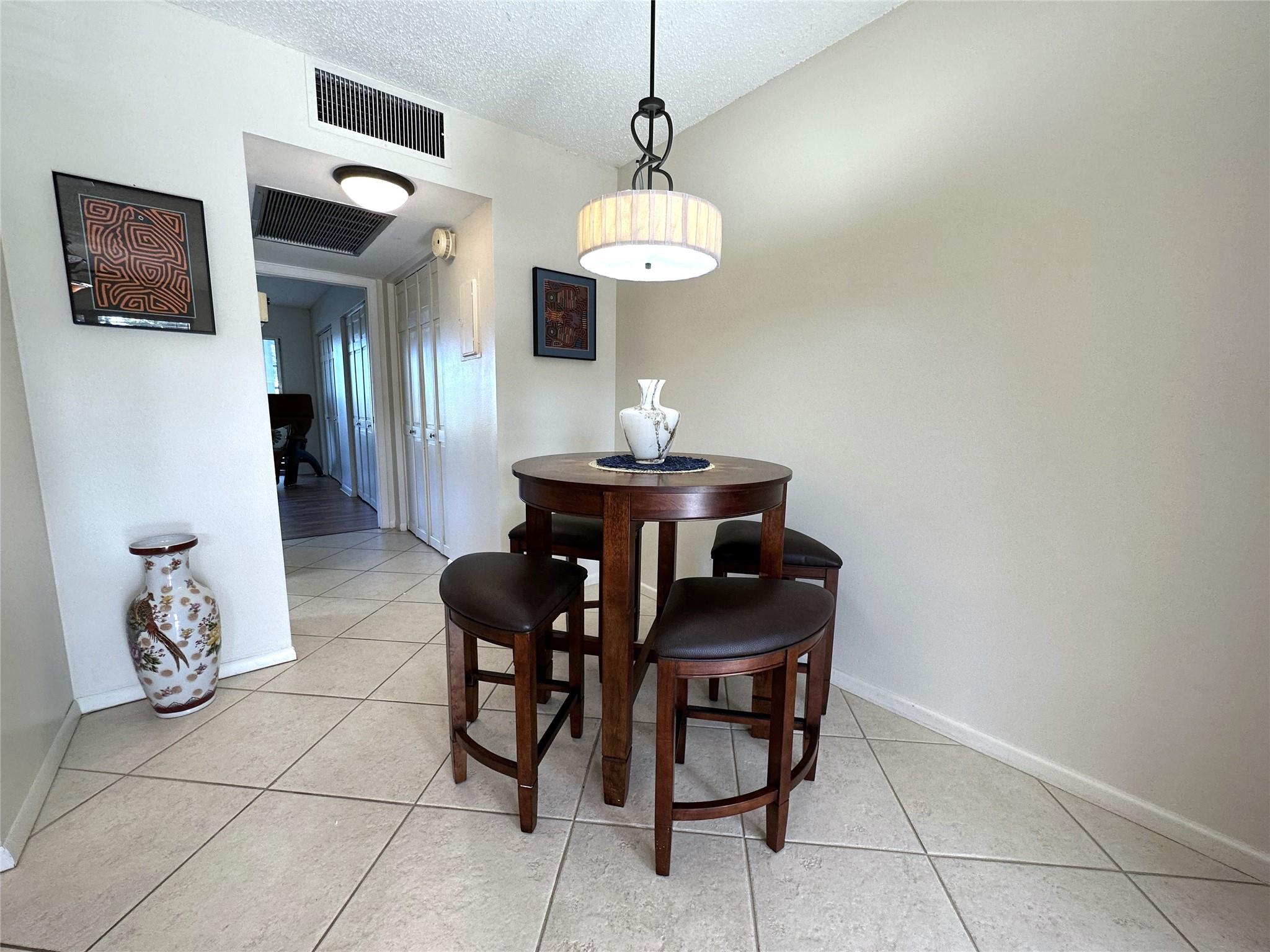 WYNMOOR-VICTORIA - Residential