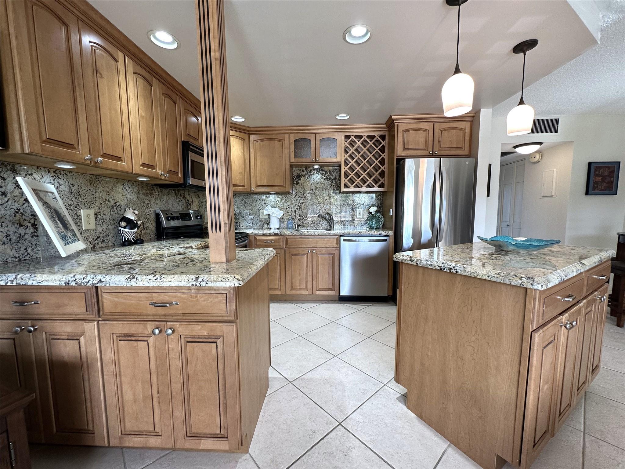 WYNMOOR-VICTORIA - Residential